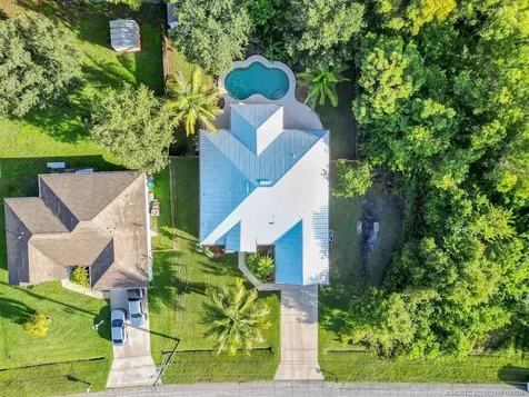 3209 SE Quay Street Port St Lucie FL 34984