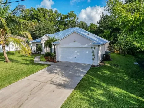 3209 SE Quay Street Port St Lucie FL 34984