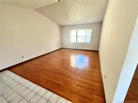 1025 SE 10th Street Stuart FL 34996