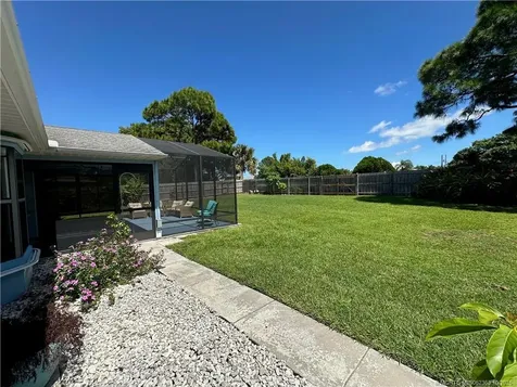 2433 SE Hallahan Street Port St Lucie FL 34952