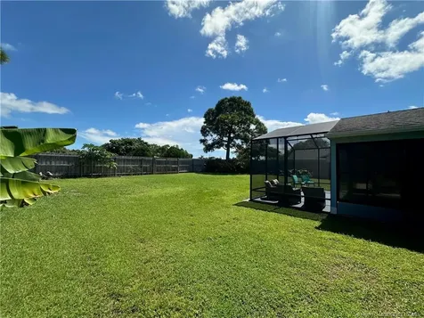 2433 SE Hallahan Street Port St Lucie FL 34952