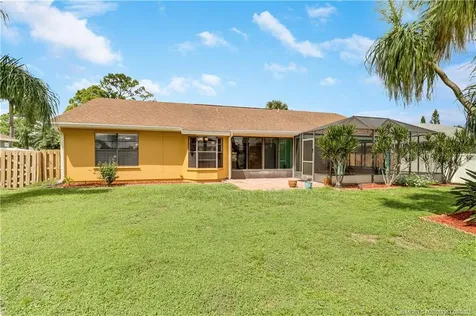 2621 SW Cadet Circle Port St Lucie FL 34953