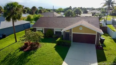 2621 SW Cadet Circle Port St Lucie FL 34953
