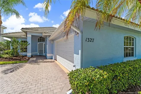 1327 NW Mossy Oak Way Jensen Beach FL 34957