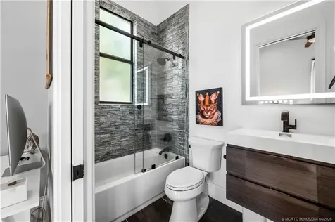 1000 NE Wright Avenue Jensen Beach FL 34957