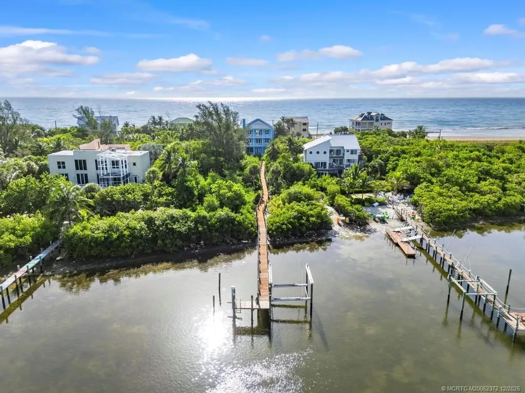 1334 SE Macarthur Boulevard Stuart FL 34996