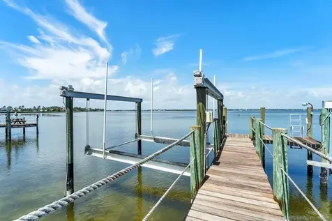 1334 SE Macarthur Boulevard Stuart FL 34996