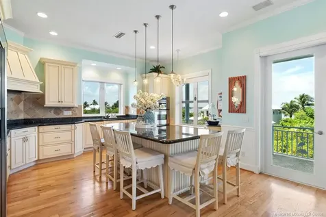 1334 SE Macarthur Boulevard Stuart FL 34996