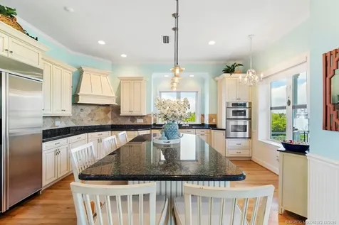 1334 SE Macarthur Boulevard Stuart FL 34996