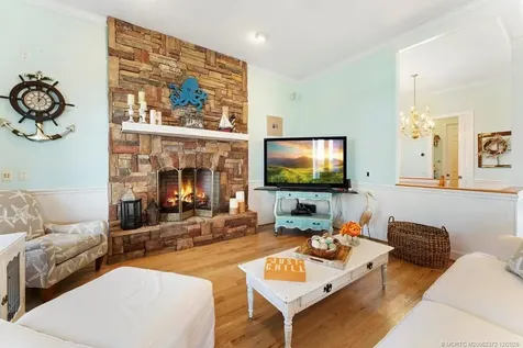 1334 SE Macarthur Boulevard Stuart FL 34996