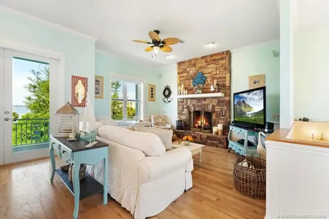 1334 SE Macarthur Boulevard Stuart FL 34996