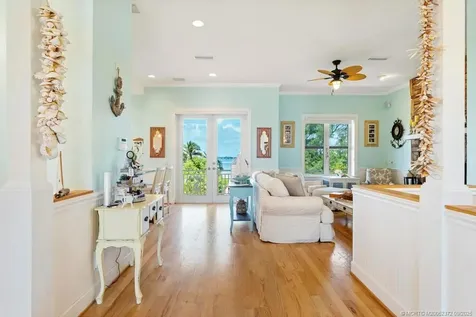 1334 SE Macarthur Boulevard Stuart FL 34996