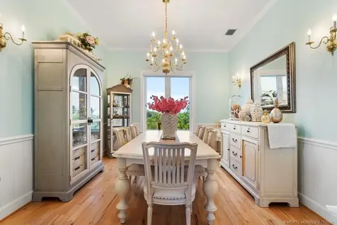 1334 SE Macarthur Boulevard Stuart FL 34996