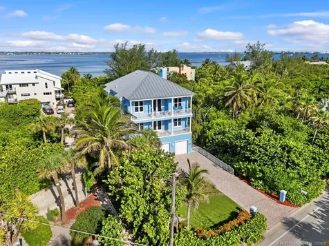 1334 SE Macarthur Boulevard Stuart FL 34996