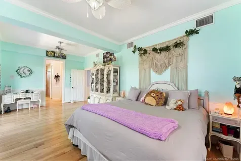 1334 SE Macarthur Boulevard Stuart FL 34996