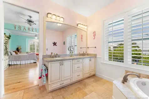 1334 SE Macarthur Boulevard Stuart FL 34996