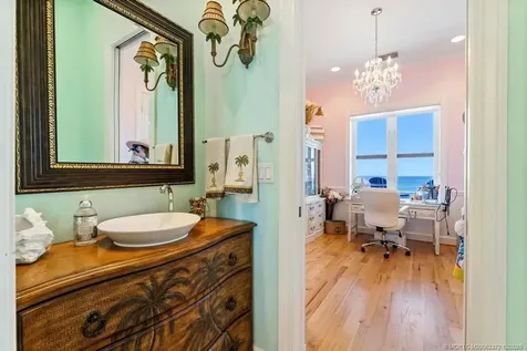 1334 SE Macarthur Boulevard Stuart FL 34996