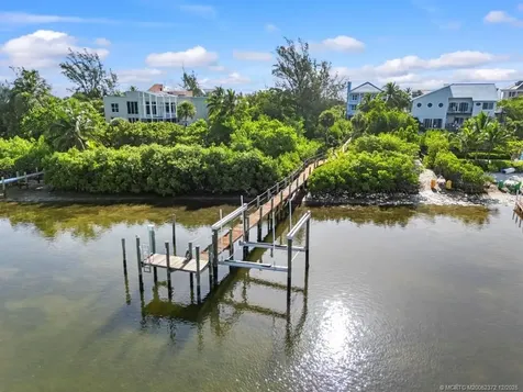 1334 SE Macarthur Boulevard Stuart FL 34996