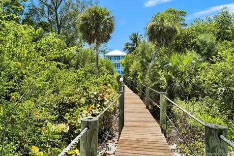 1334 SE Macarthur Boulevard Stuart FL 34996