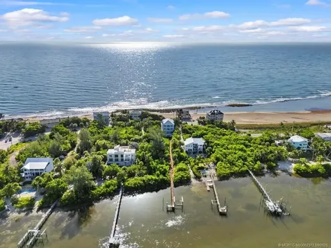 1334 SE Macarthur Boulevard Stuart FL 34996