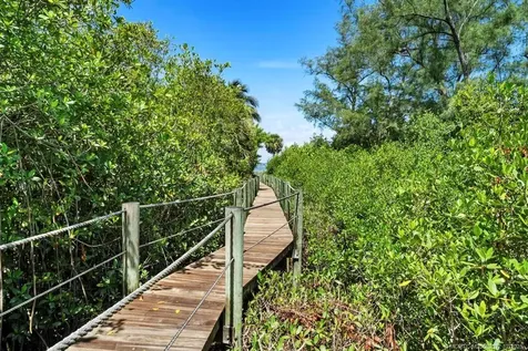 1334 SE Macarthur Boulevard Stuart FL 34996