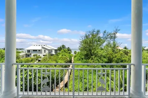 1334 SE Macarthur Boulevard Stuart FL 34996