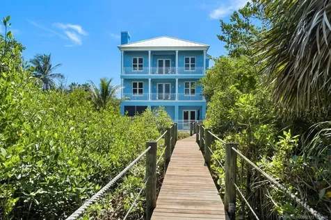 1334 SE Macarthur Boulevard Stuart FL 34996