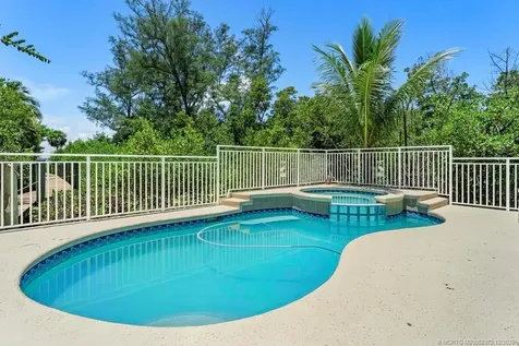 1334 SE Macarthur Boulevard Stuart FL 34996