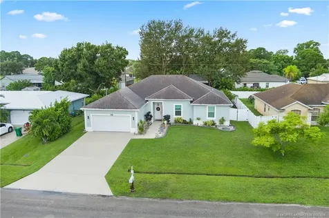 418 SW Lakota Avenue Port St Lucie FL 34953