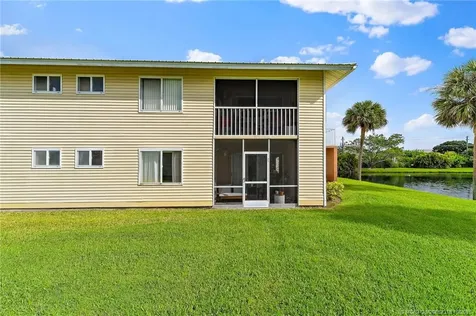212 SE Village Drive Port St Lucie FL 34952