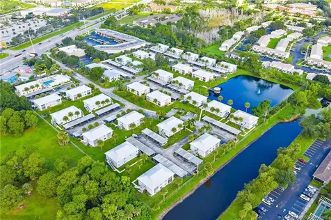 212 SE Village Drive Port St Lucie FL 34952