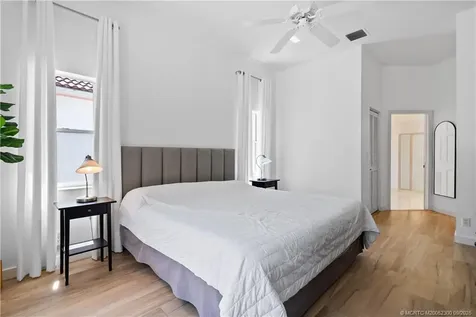 5042 SE Devenwood Way Stuart FL 34997