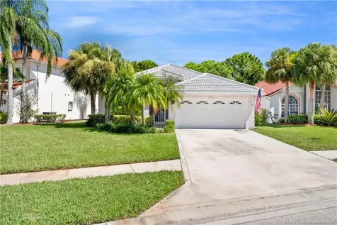 5042 SE Devenwood Way Stuart FL 34997