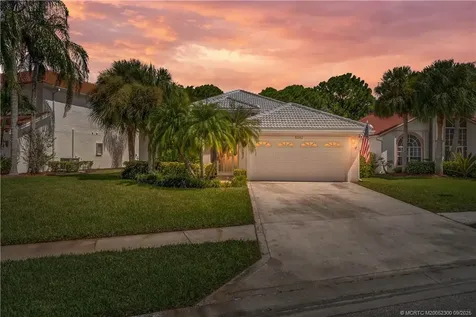 5042 SE Devenwood Way Stuart FL 34997