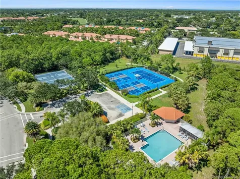 5042 SE Devenwood Way Stuart FL 34997