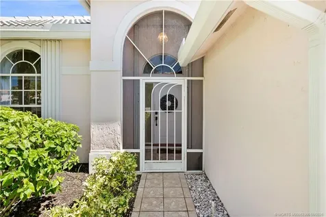 5042 SE Devenwood Way Stuart FL 34997