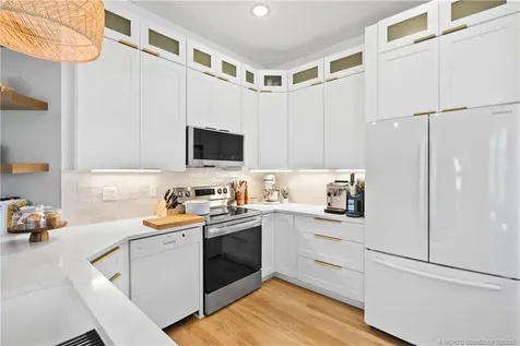 5042 SE Devenwood Way Stuart FL 34997