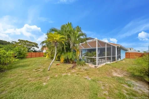 3285 SE Pinto Street Port St Lucie FL 34984