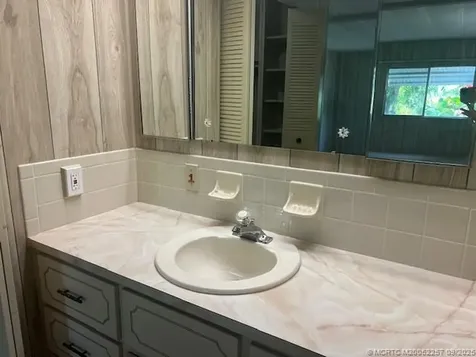 6118 N Joshua Lane Lantana FL 33462