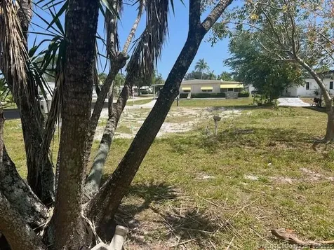 6118 N Joshua Lane Lantana FL 33462