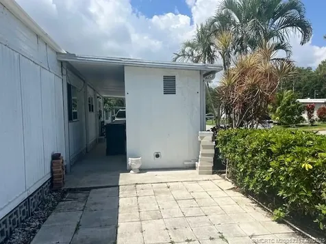 6118 N Joshua Lane Lantana FL 33462