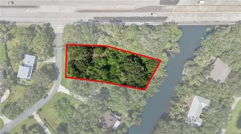 2460 Sweetwater Drive Fort Pierce FL 34981