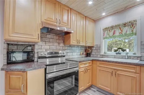 64 NE Acacia Trail Jensen Beach FL 34957