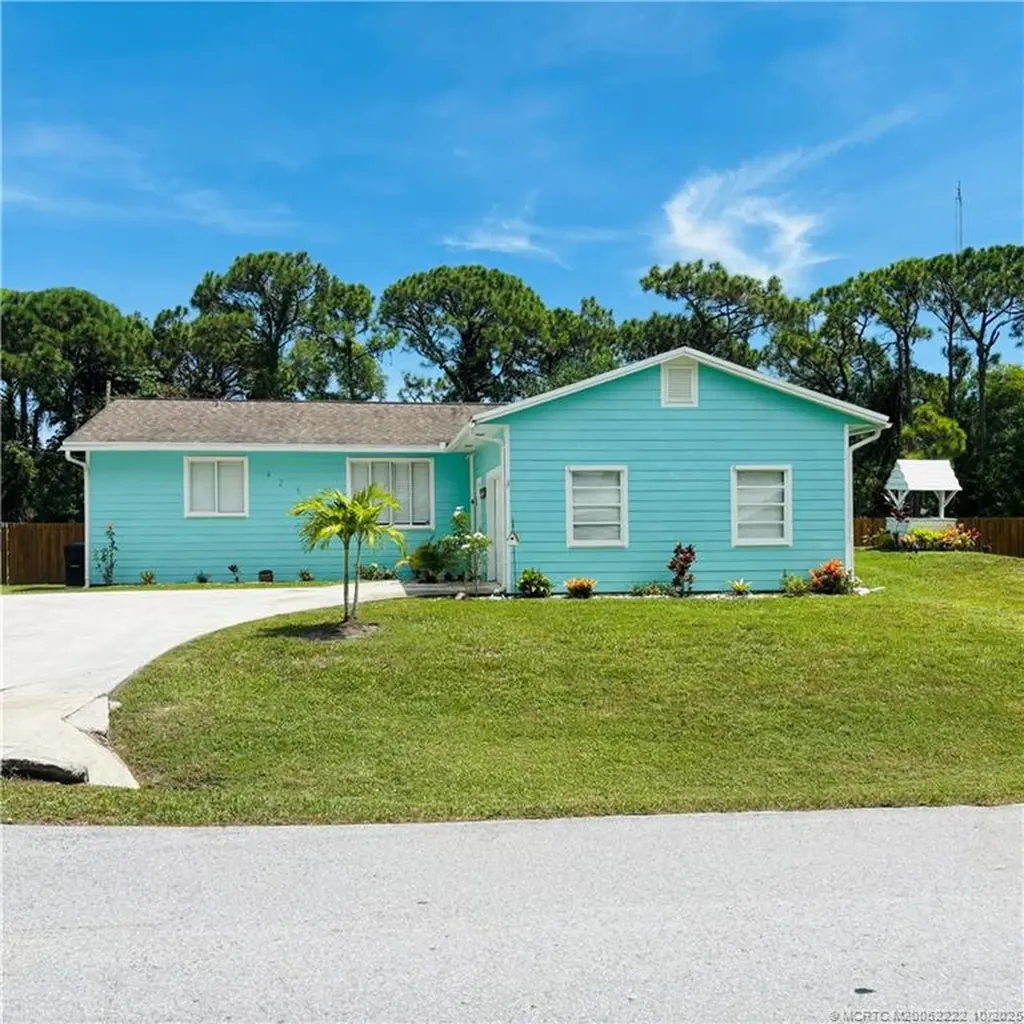 4251 SE Dixie Ross Street Stuart FL 34997