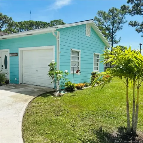 4251 SE Dixie Ross Street Stuart FL 34997