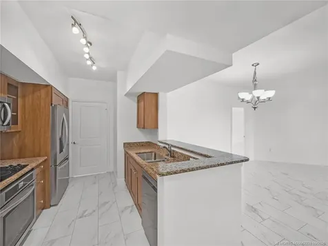 275 NW Flagler Avenue Stuart FL 34994