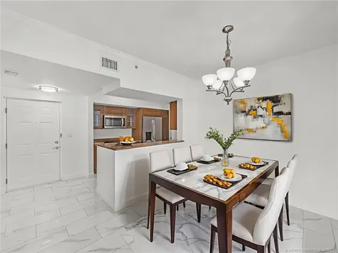 275 NW Flagler Avenue Stuart FL 34994