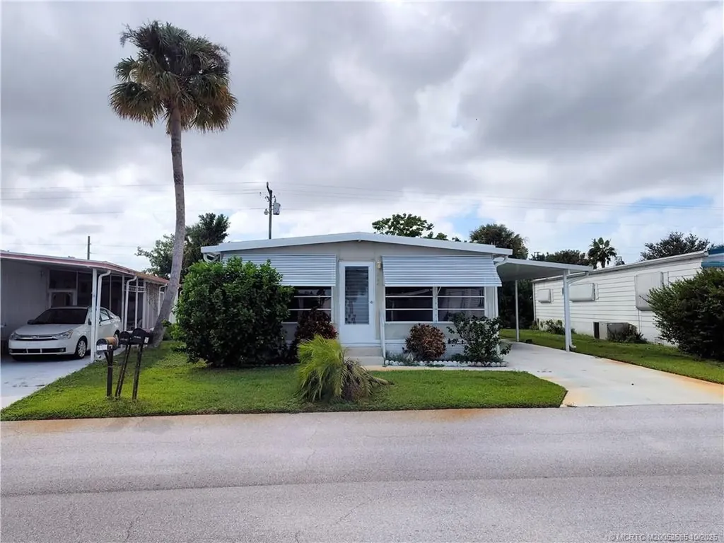 2540 SE Penny Lane Stuart FL 34994