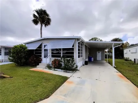 2540 SE Penny Lane Stuart FL 34994