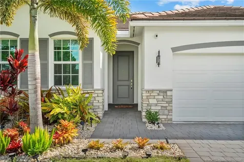 4591 NW Exchange Avenue Jensen Beach FL 34957